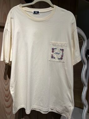 Kith Embroidered Floral Pocket Tee – XL – $40